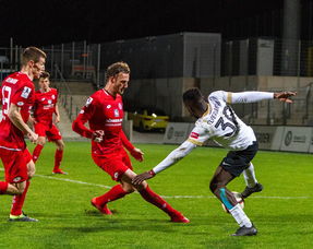 足球运动中的4号,角色、技巧与影响力 足球运动中的4号,角色、技巧与影响力